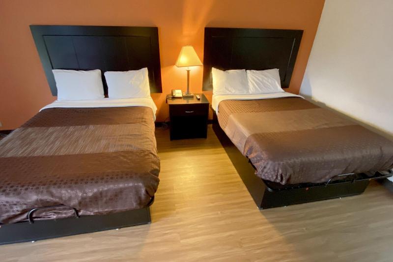 Landmark Hotel - photo 13