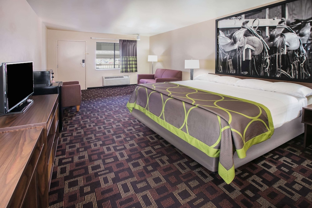 Super 8 by Wyndham Oklahoma Airport Fairgrounds West - photo 9