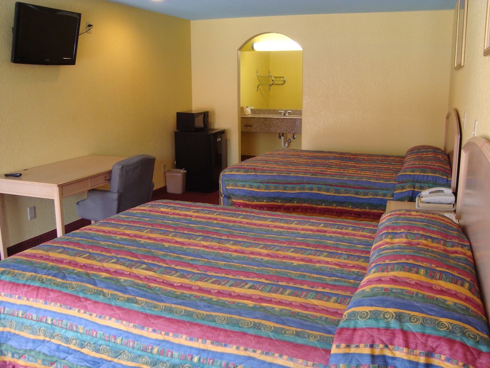 Winnquest Inn Near Ft. Sam Houston - photo 10