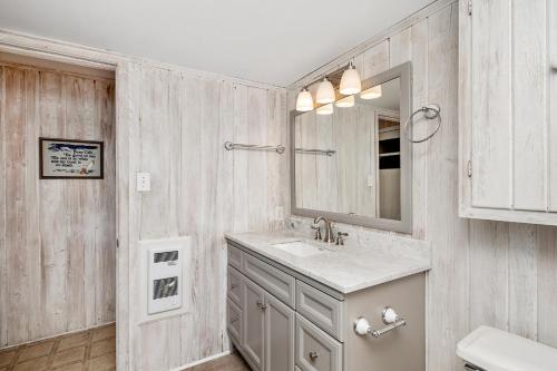 Brigantine by Oak Island Accommodations - photo 34
