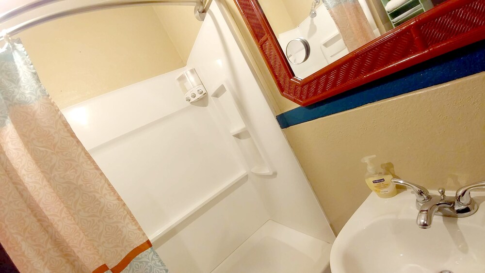 Historic Whiting Hotel Suites - photo 69