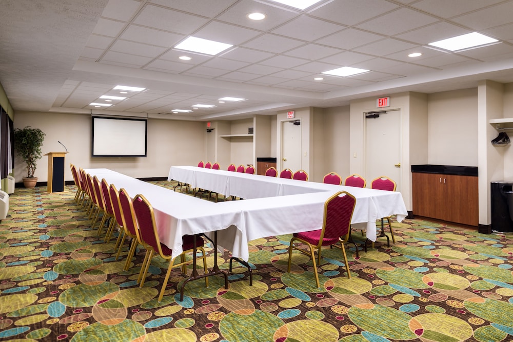 Holiday Inn Hotel & Suites Warren by IHG - photo 42