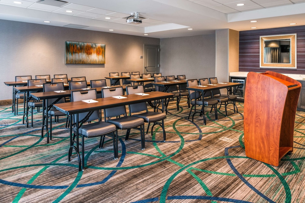 Hampton Inn Paragould - photo 33