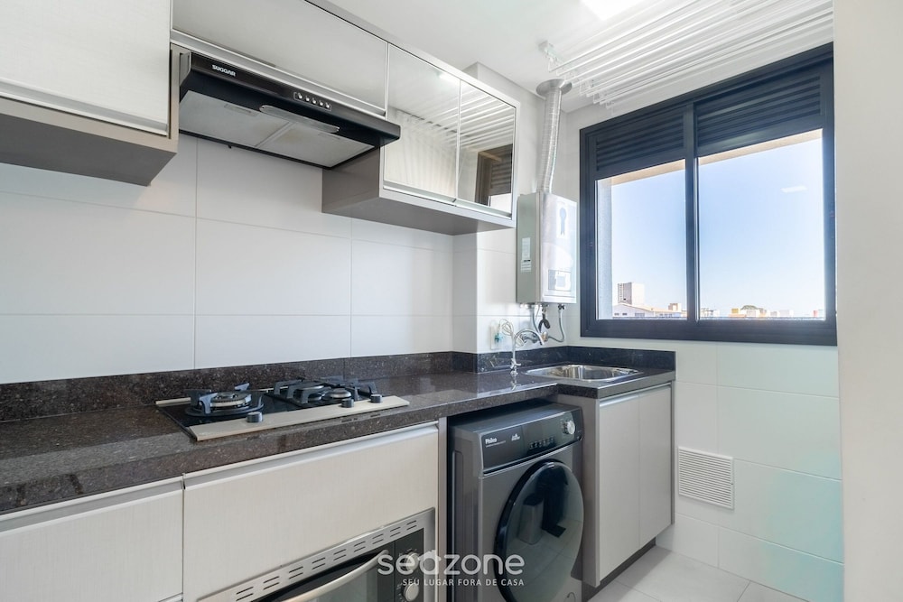 Apê Moderno A C 450m Praia Canasvieiras — 4-Star Luxury Hotel in Florianopolis, Brasil