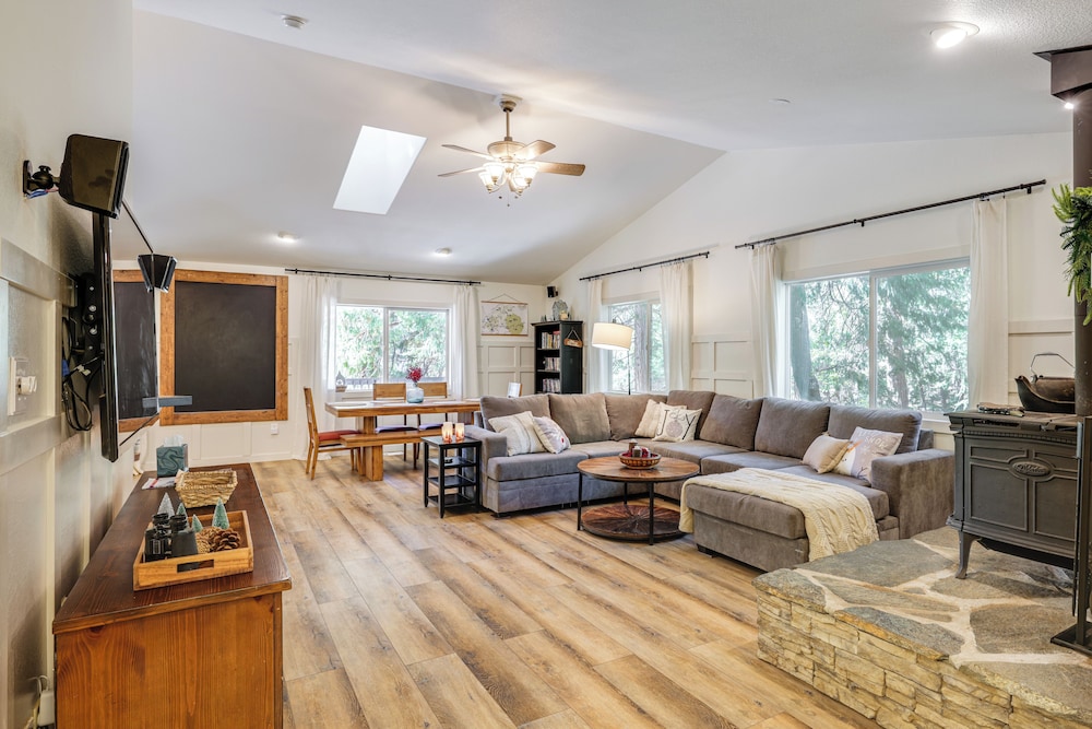 Forest View Retreat Grill Fireplace In Sonora — Sonora