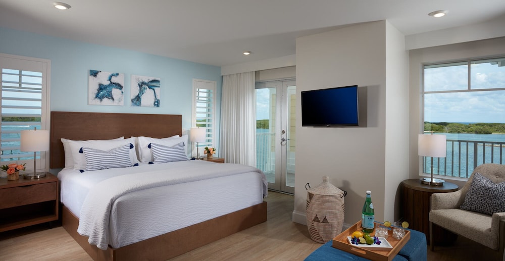The Pointe Hotel - photo 10