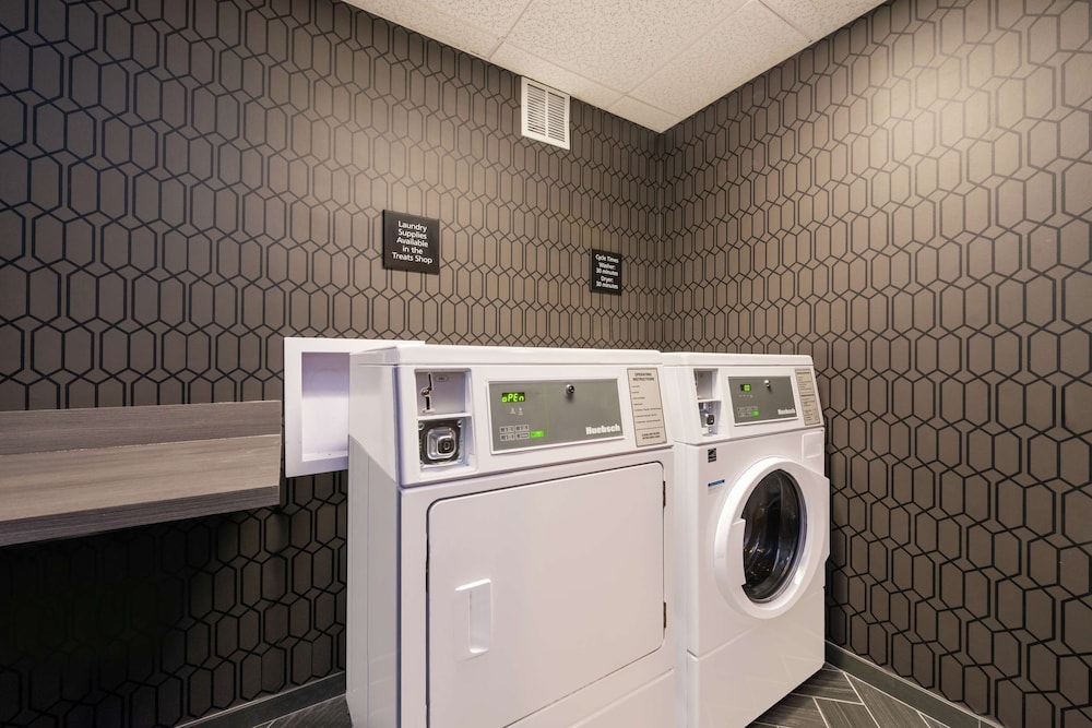 Hampton Inn & Suites Winston Salem Downtown - photo 39