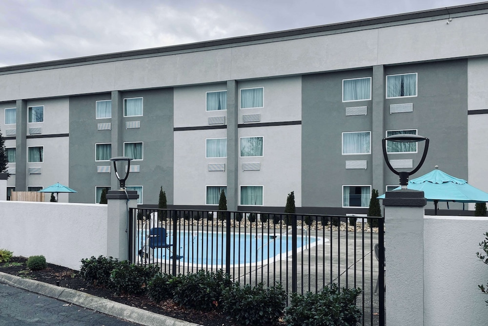 Sleep Inn & Suites Knoxville West - photo 83