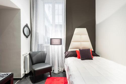 Rome in your heart Spagna Single Room — 4-Star Luxury Hotel in Rome, Italy