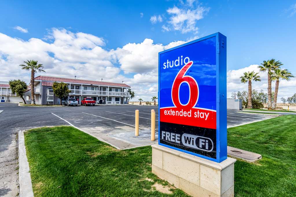 Studio 6 Buttonwillow CA - featured photo