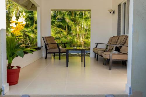 Kk’s Elite Escape With Solar in Richmond, Jamaica