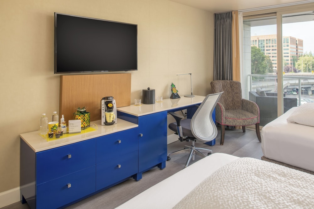 Staypineapple Hotel Rose Downtown Portland - photo 26