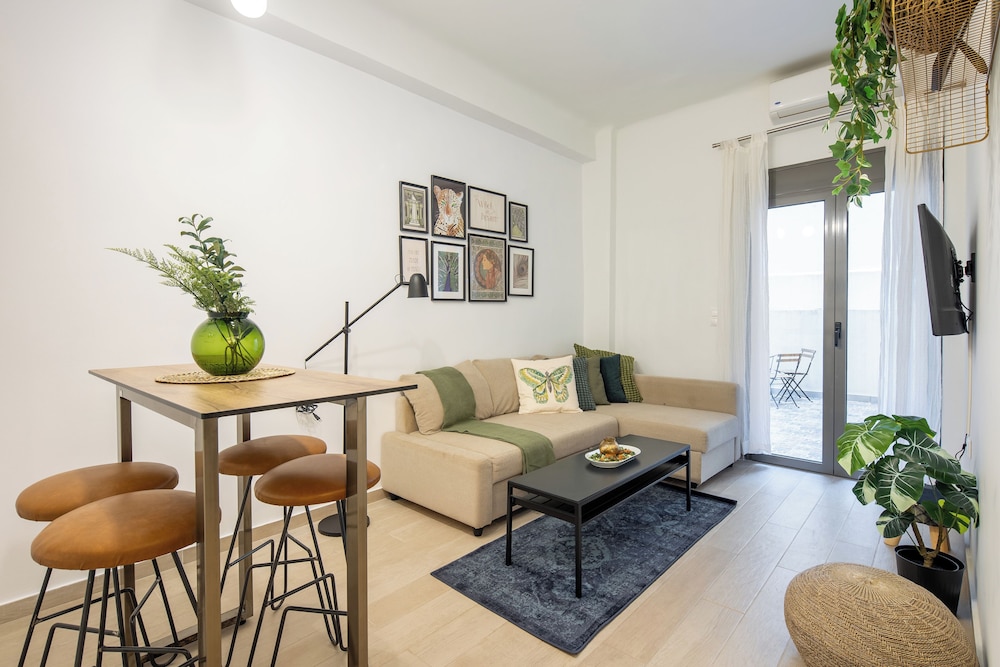 Zappa 2 Bedroom Apartment in Athens — 4-Star Luxury Hotel in Athens, Greece