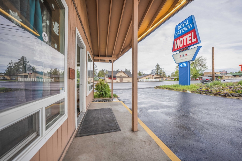 Royal Gateway Motel By OYO - photo 50