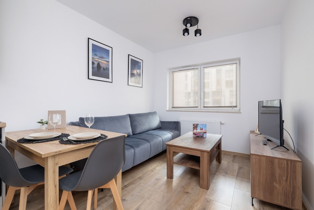 Lokum Salsa Apartment Cracow by Renters — 4-Star Luxury Hotel in Krakow, Poland