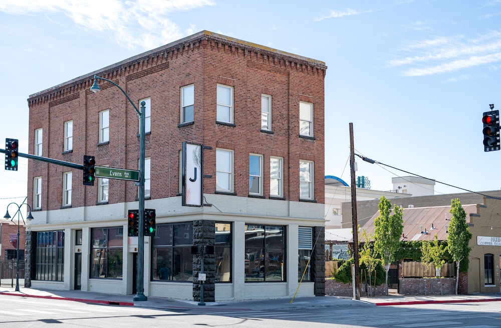 The Jesse Hotel & Bar - featured photo