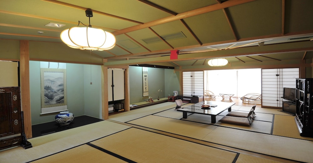 Nisshokan Bettei Koyotei — Nagasaki — photo 4