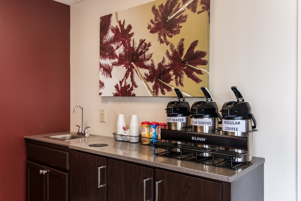 Red Roof Inn Atlanta Kennesaw State University - photo 2