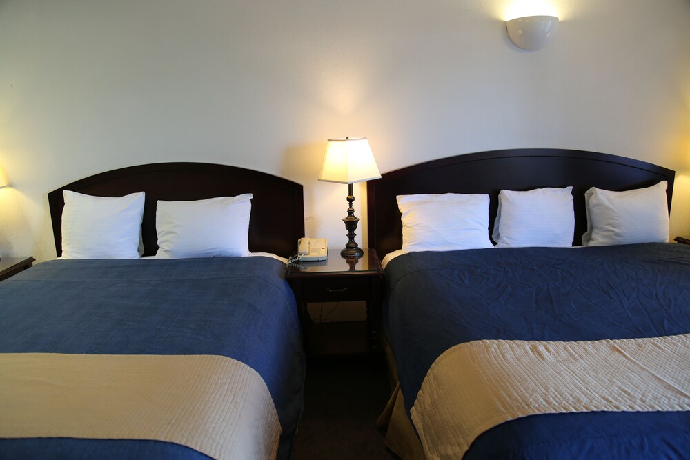 Idaho Inn - photo 9