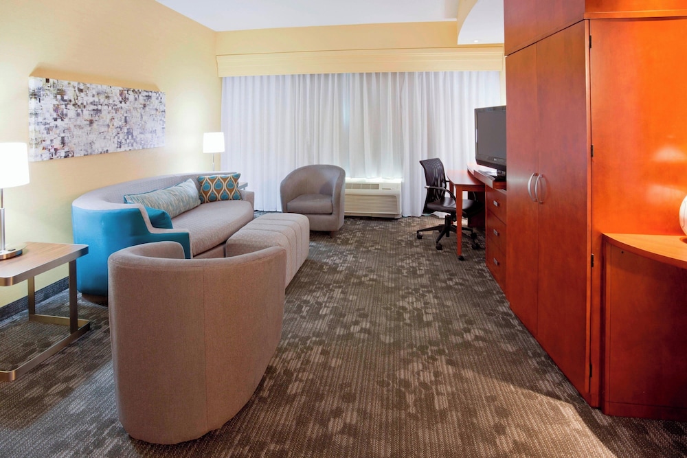 Courtyard by Marriott Minneapolis Maple Grove Arbor Lakes - photo 27