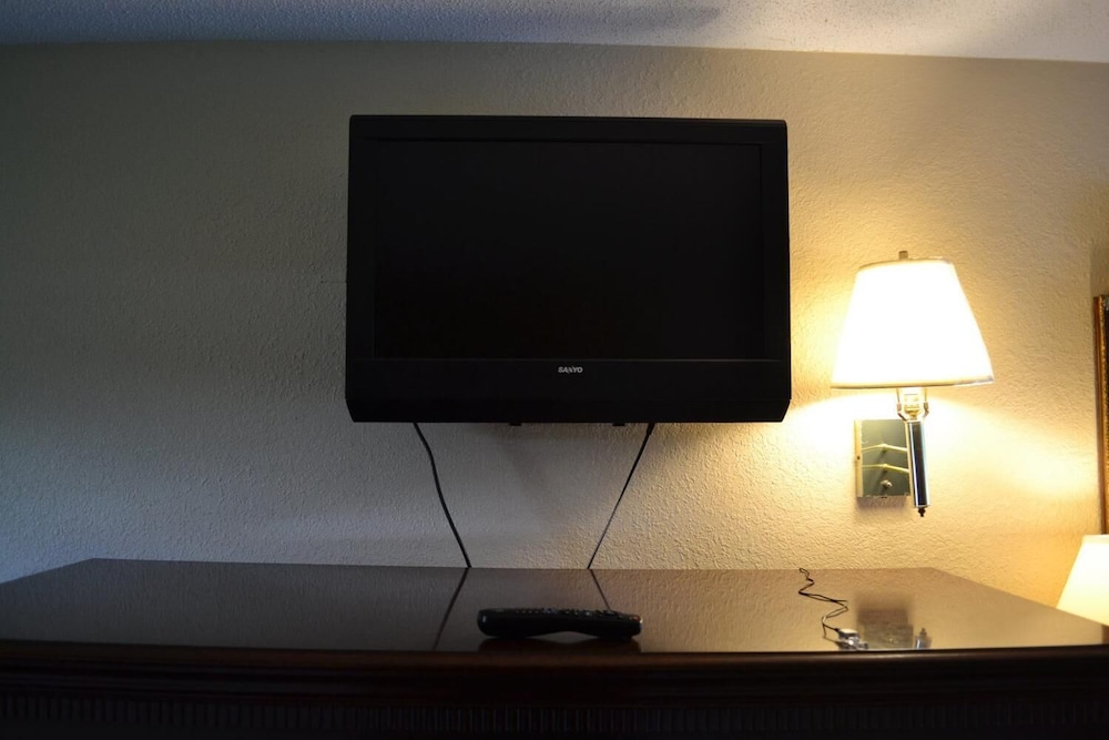 Americas Best Value Inn Smithfield - photo 25