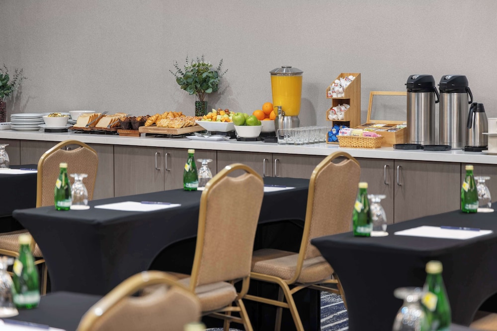 DoubleTree by Hilton Las Vegas Airport - photo 45