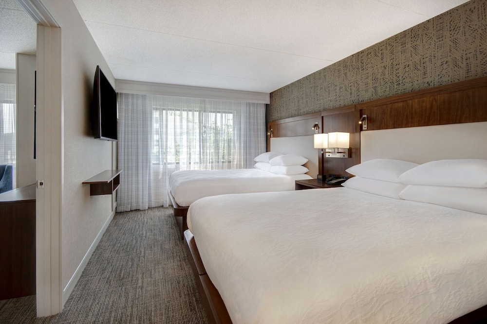 Embassy Suites by Hilton Detroit Metro Airport - photo 11