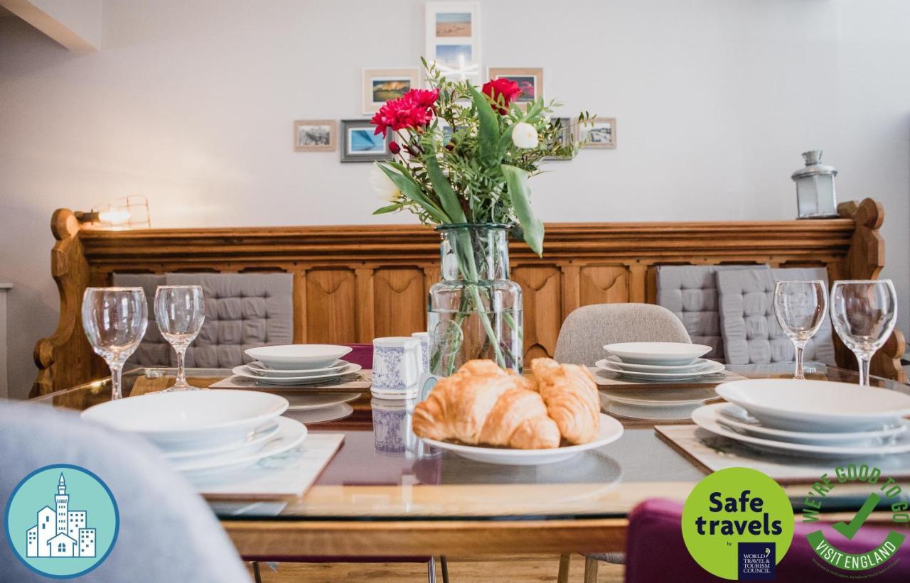 Unique And Stylish Close To Beaches Restaurants Shops in Cleethorpes, United Kingdom