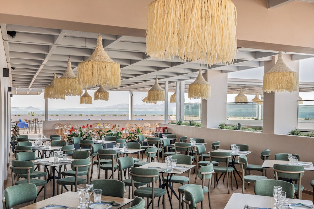 מזון ומשקאות