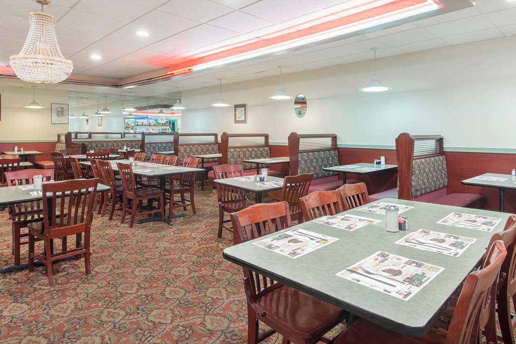 Howard Johnson by Wyndham Saugerties - photo 5
