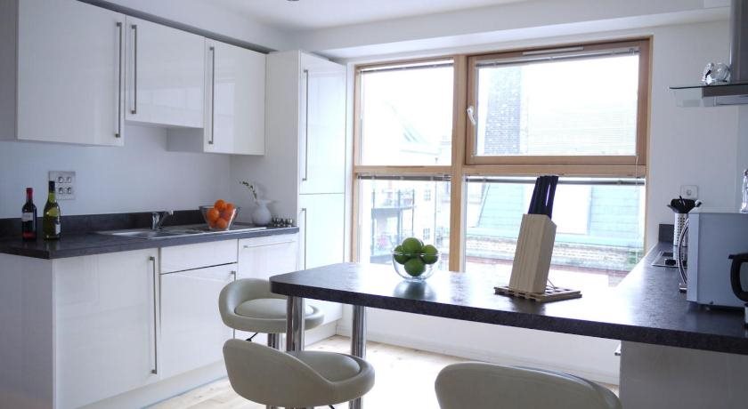 River Side Apartments — 4-Star Luxury Hotel in London, United Kingdom