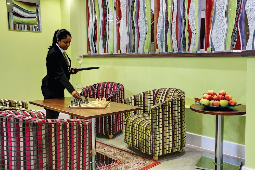 Frensham Pond Country House Hotel & Spa — Farnham — photo 4