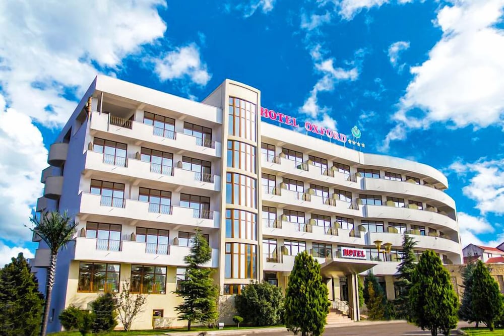Hotel Oxford - carbon neutral hotel in Constanta