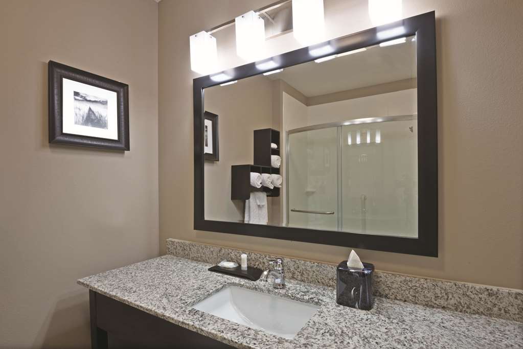 La Quinta Inn & Suites by Wyndham Paducah - photo 17