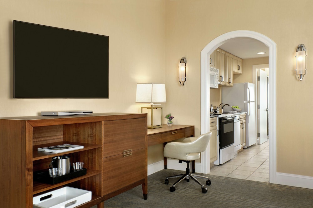 Hilton Ocean City Oceanfront Suites - photo 10