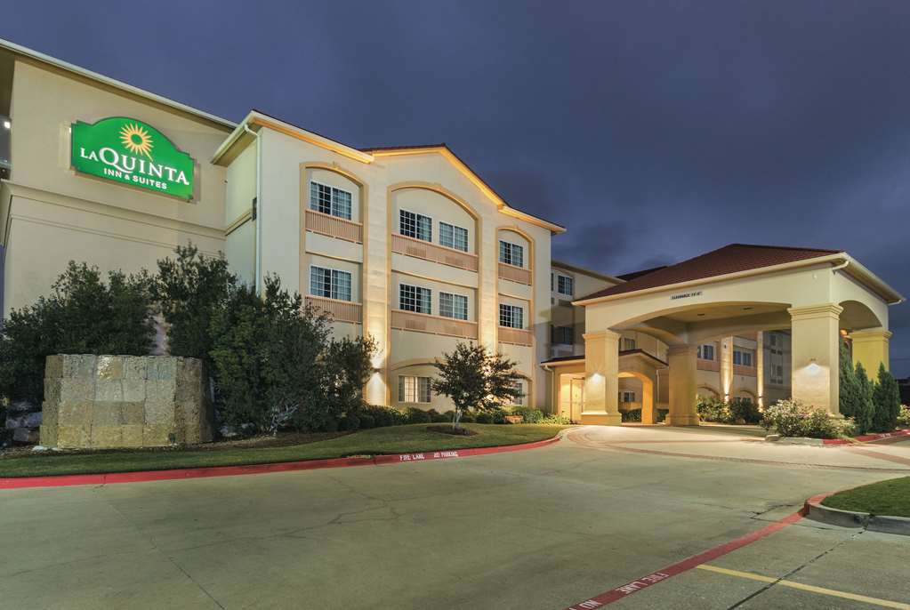 La Quinta Inn & Suites by Wyndham Woodway Waco South - photo 2
