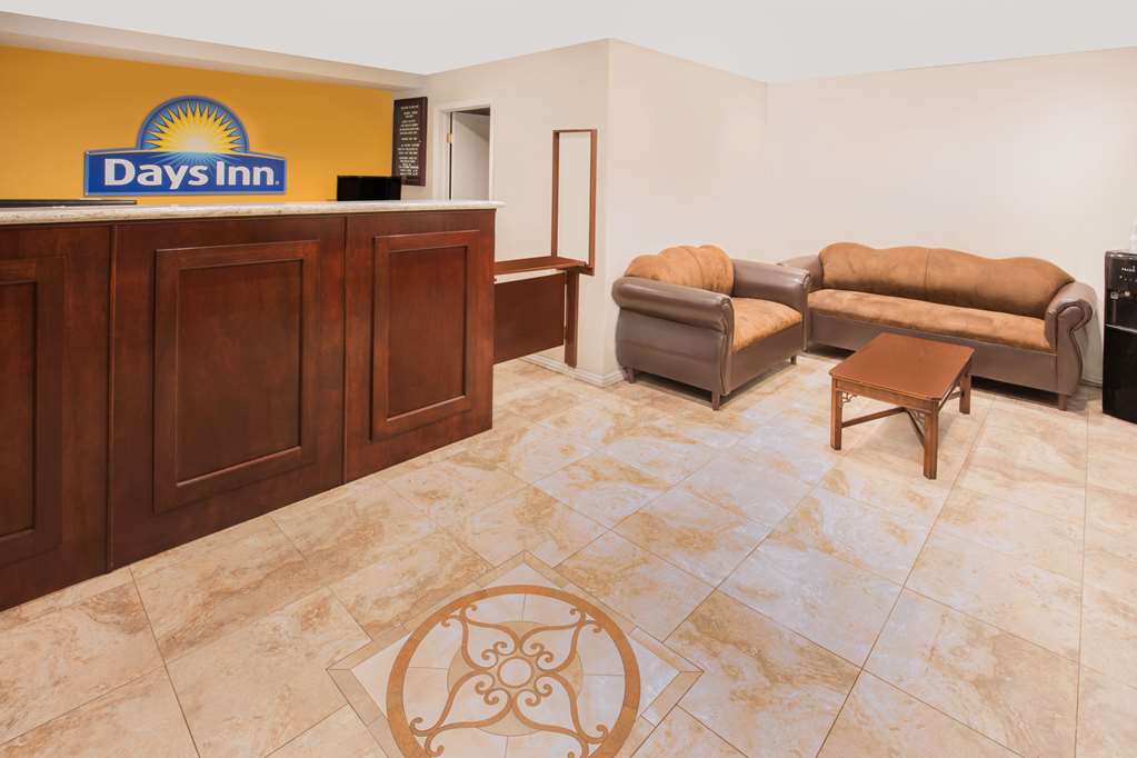 Days Inn by Wyndham Ontario Airport - photo 2