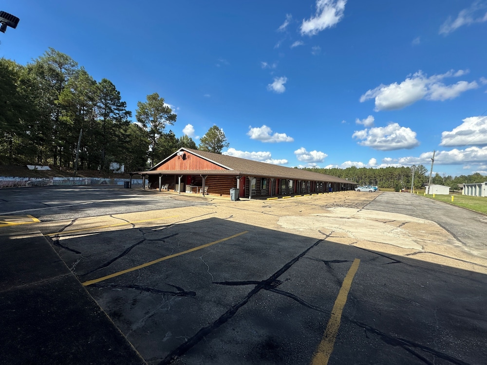 American Inn Motel by Capital O Camden AL in Camden, United States