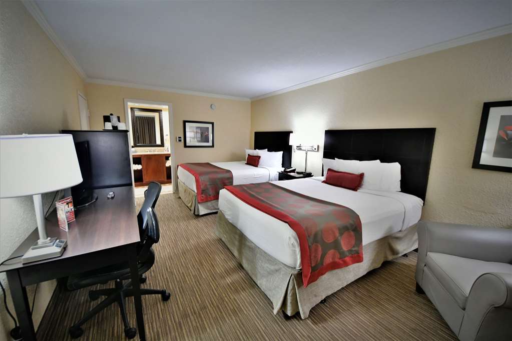 Ramada Hotel & Conference Center by Wyndham Jacksonville - photo 18