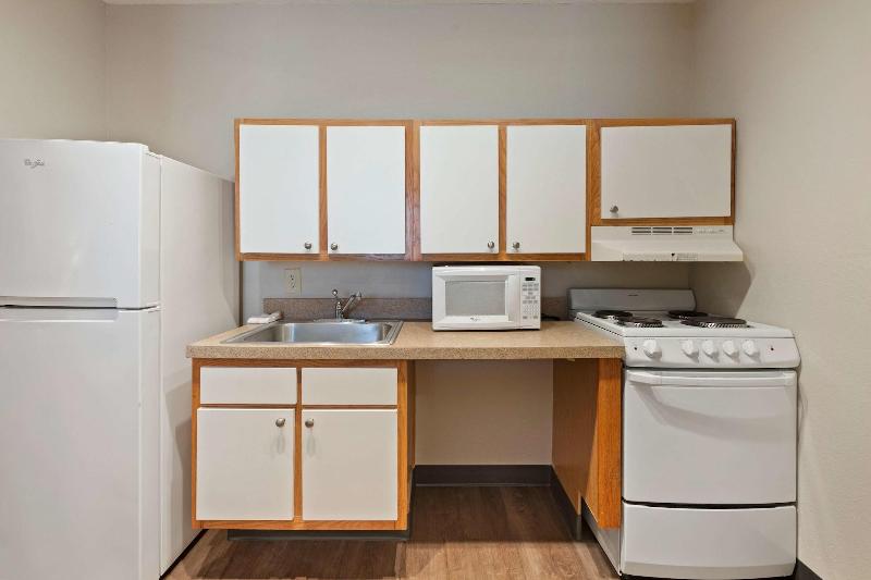 Extended Stay America Charlotte University Place E. McCullough Dr. - photo 18