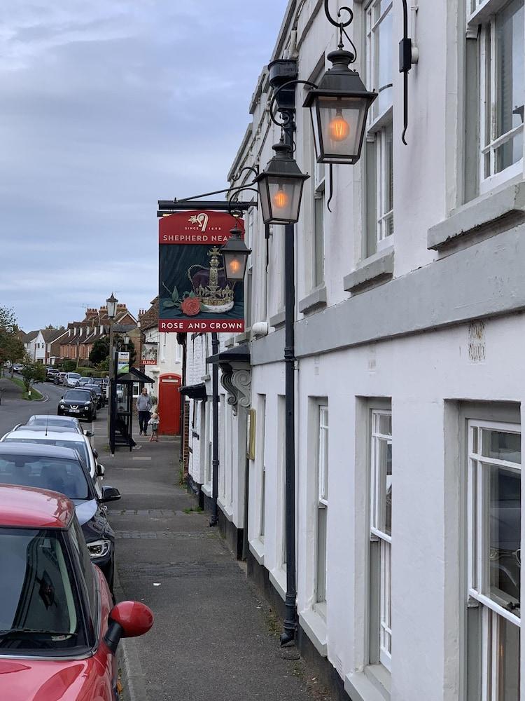 The Rose and Crown