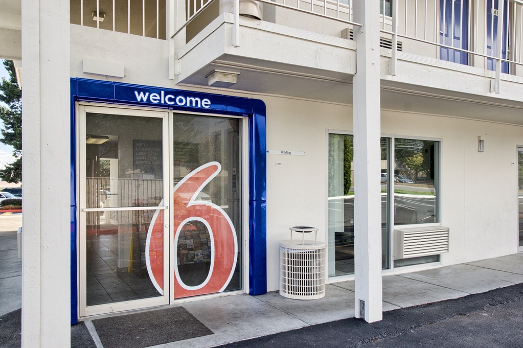 Motel 6 Everett WA North - photo 3
