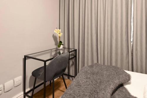 Bella Stylish 1 Bed Apt in trendy De Waterkant with Balcony