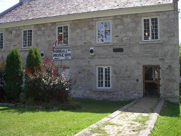Bide A While B&B — 4-Star Luxury Hotel in Renfrew, Canada