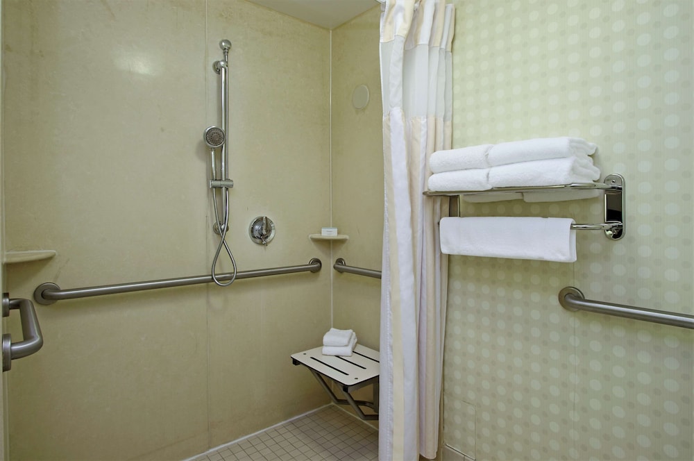 Hilton Garden Inn Sonoma County Airport - photo 18