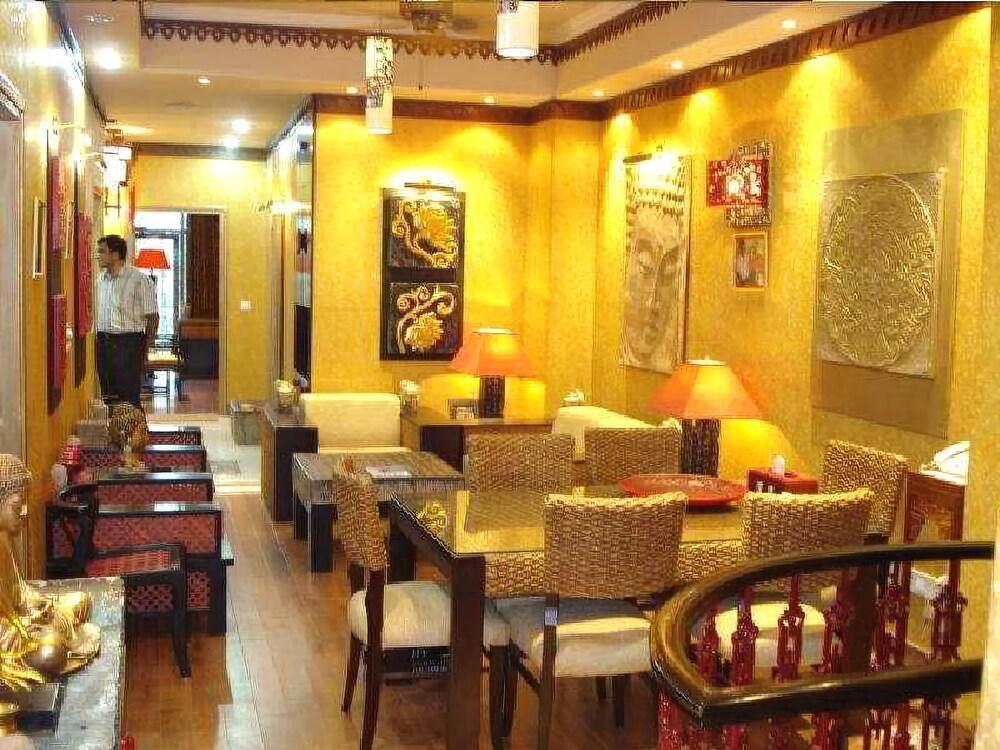 Buddha - carbon neutral hotel in New Delhi