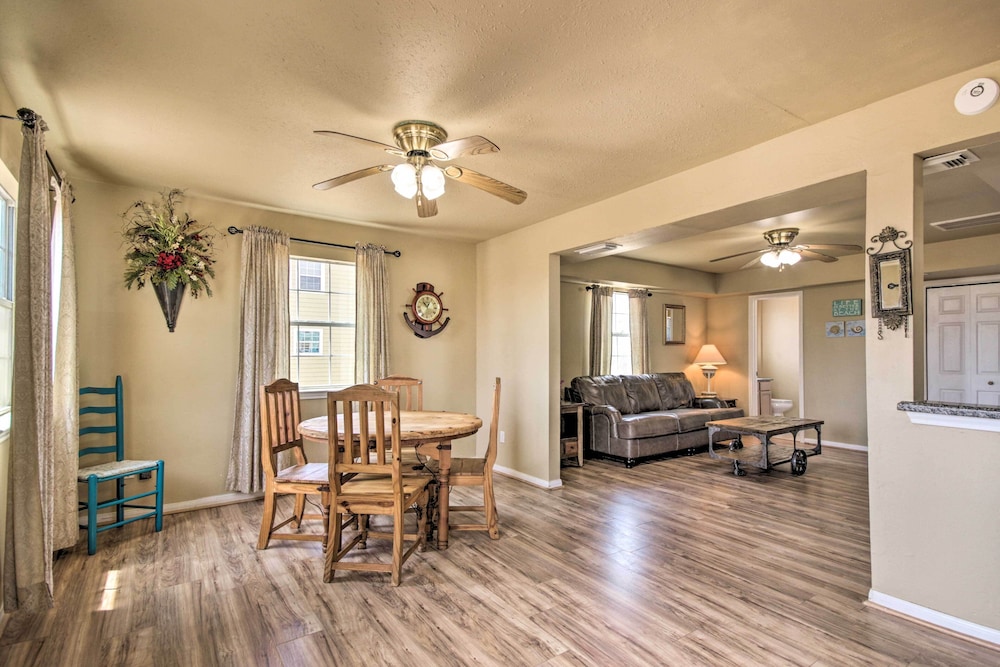 half Mi to Sand Surfside Beach Retreat — Surfside Beach — photo 2