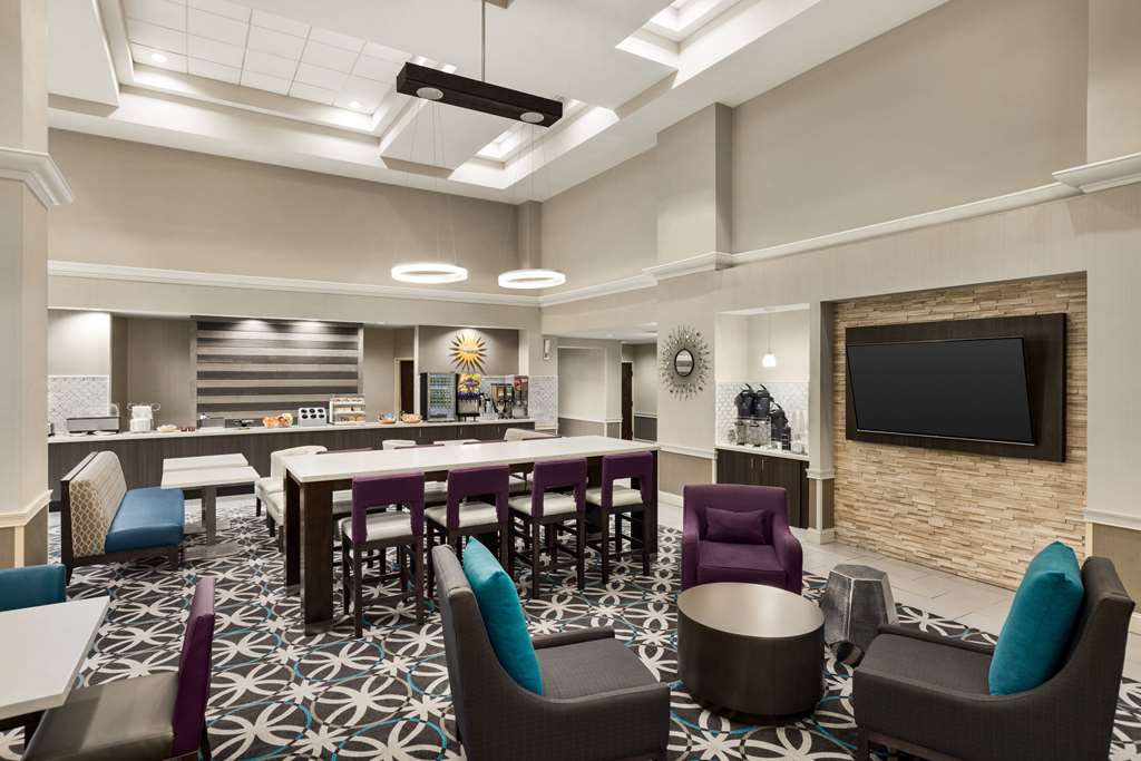 La Quinta Inn & Suites by Wyndham Newark Elkton - photo 6