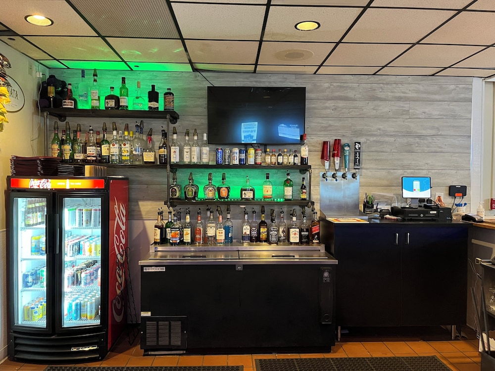 The Hudson Inn - photo 17