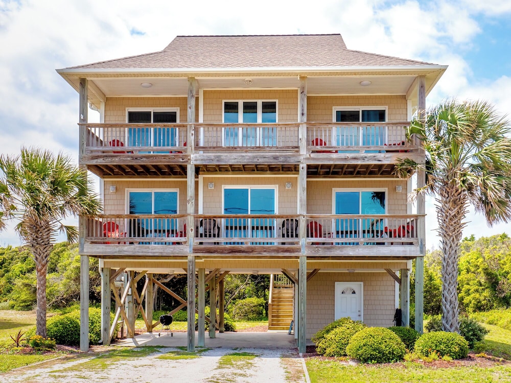 Pelican Palms in Sneads Ferry, United States